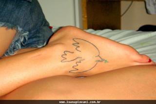 Luana Piovani feet photo thumbnail