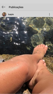 Luana Piovani feet photo thumbnail