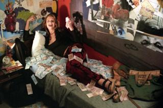 Luana Piovani feet photo thumbnail