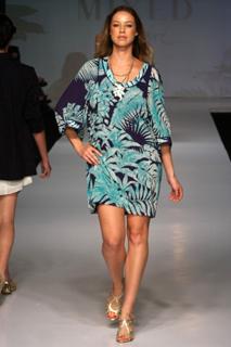 Luana Piovani feet photo thumbnail