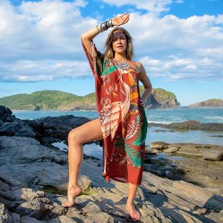 Luana Piovani feet photo thumbnail