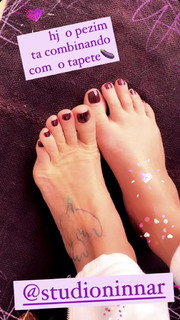 Luana Piovani feet photo thumbnail