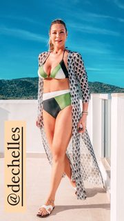 Luana Piovani feet photo thumbnail