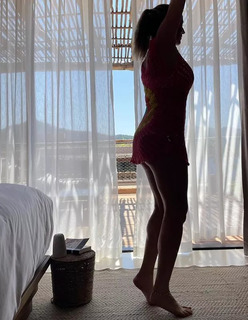 Luana Piovani feet photo thumbnail