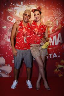 Luana Piovani feet photo thumbnail