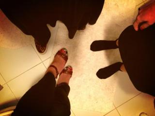 Luana Piovani feet photo thumbnail