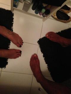 Luana Piovani feet photo thumbnail