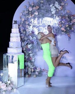 Luana Vjollca feet photo 17