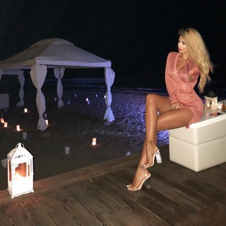 Luana Vjollca feet photo 10