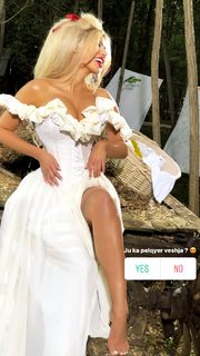 Luana Vjollca feet photo 15