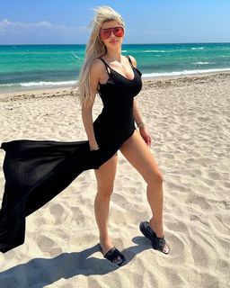 Luana Vjollca feet photo 10