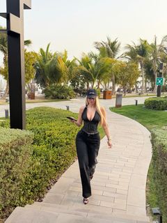 Luana Vjollca feet photo 10