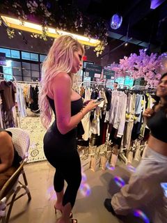 Luana Vjollca feet photo 9