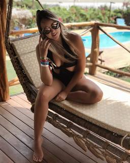 Luara Lugli feet photo 9