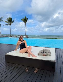 Luara Lugli feet photo 3