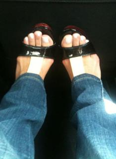 Lucero feet photo thumbnail