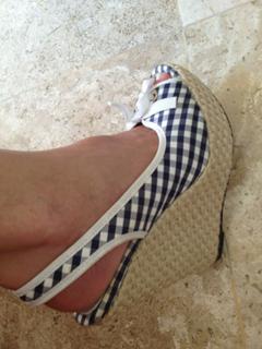 Lucero feet photo thumbnail
