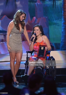 Lucero feet photo thumbnail