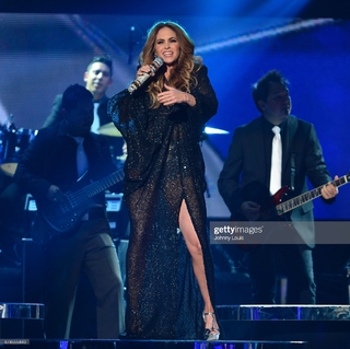 Lucero feet photo thumbnail