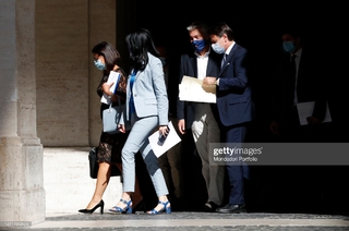 Lucia Azzolina feet photo 12