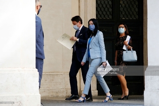 Lucia Azzolina feet photo 11