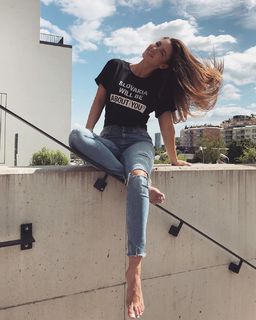 Lucia Javorceková feet photo thumbnail