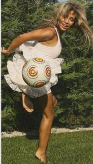 Luciana Abreu feet photo 13