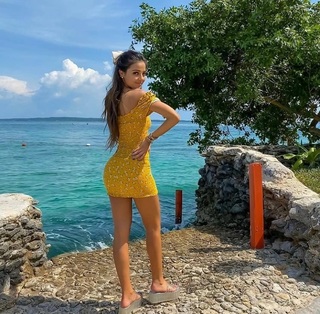Luciana Fuster feet photo 1