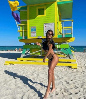 Luciana Fuster feet photo 9