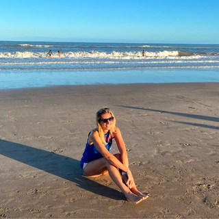 Luciana Geuna feet photo 5