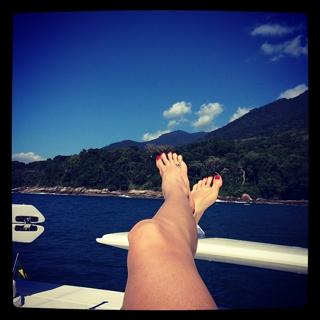 Luciana Gimenez feet photo thumbnail