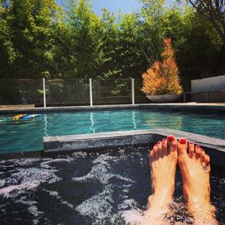 Luciana Gimenez feet photo thumbnail