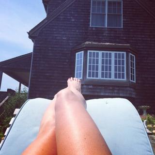 Luciana Gimenez feet photo thumbnail