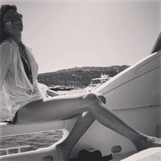 Luciana Gimenez feet photo thumbnail