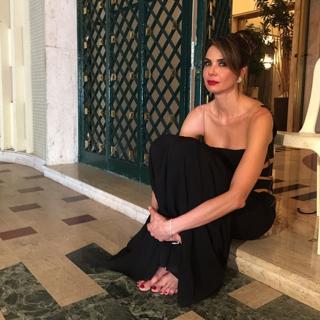 Luciana Gimenez feet photo thumbnail