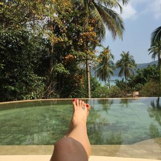 Luciana Gimenez feet photo thumbnail