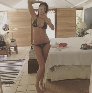 Luciana Gimenez feet photo thumbnail