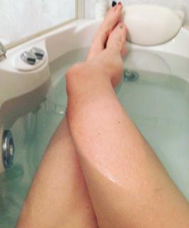 Luciana Gimenez feet photo thumbnail