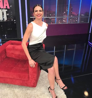 Luciana Gimenez feet photo thumbnail