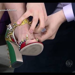 Luciana Gimenez feet photo thumbnail