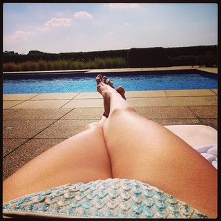 Luciana Gimenez feet photo thumbnail