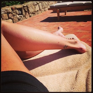 Luciana Gimenez feet photo thumbnail