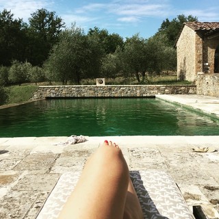 Luciana Gimenez feet photo thumbnail