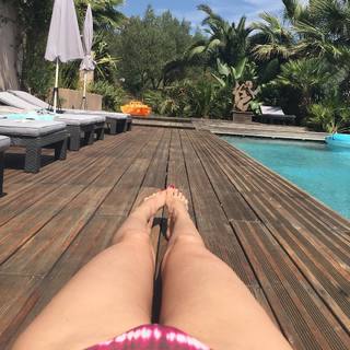 Luciana Gimenez feet photo thumbnail