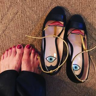 Luciana Gimenez feet photo thumbnail