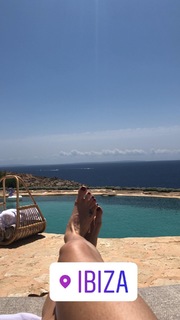 Luciana Gimenez feet photo thumbnail