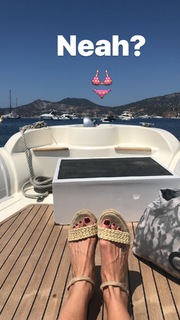 Luciana Gimenez feet photo thumbnail