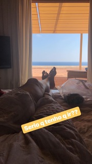 Luciana Gimenez feet photo thumbnail