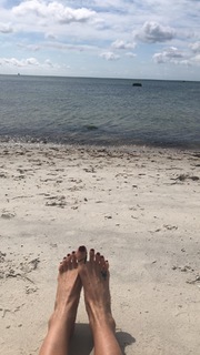 Luciana Gimenez feet photo thumbnail