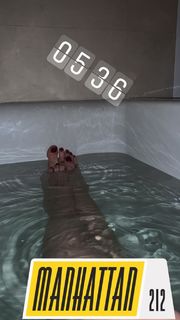 Luciana Gimenez feet photo thumbnail